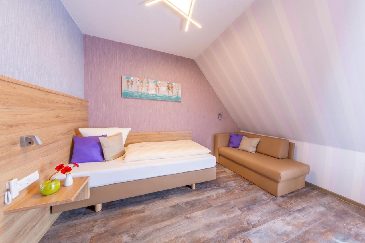 Hotel Reinhardtshof Garni Wolfschlugen Extérieur photo