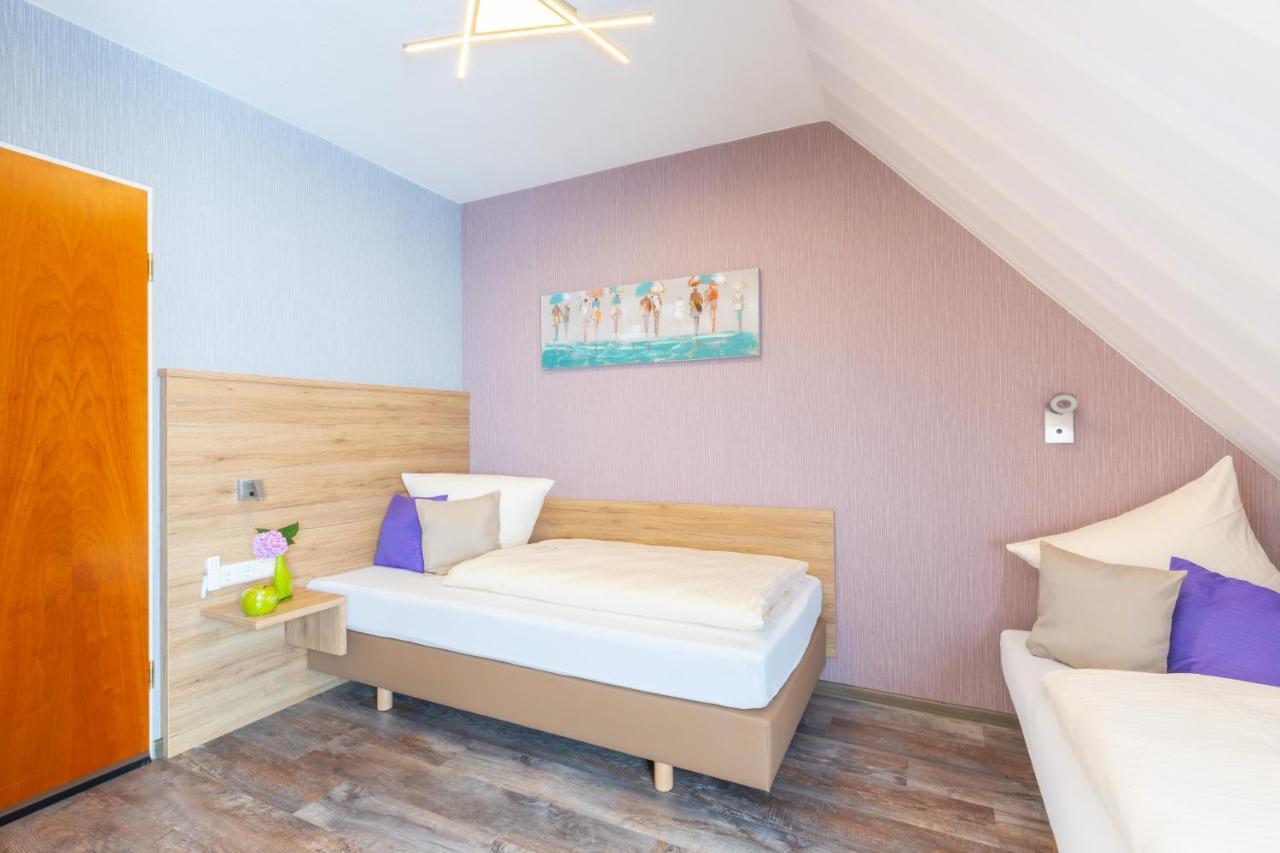 Hotel Reinhardtshof Garni Wolfschlugen Extérieur photo